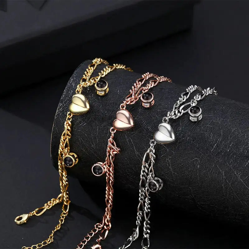 Couple Bracelet with Simple Projection