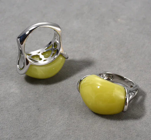 Grape Green Elegance Ring with Modern Design