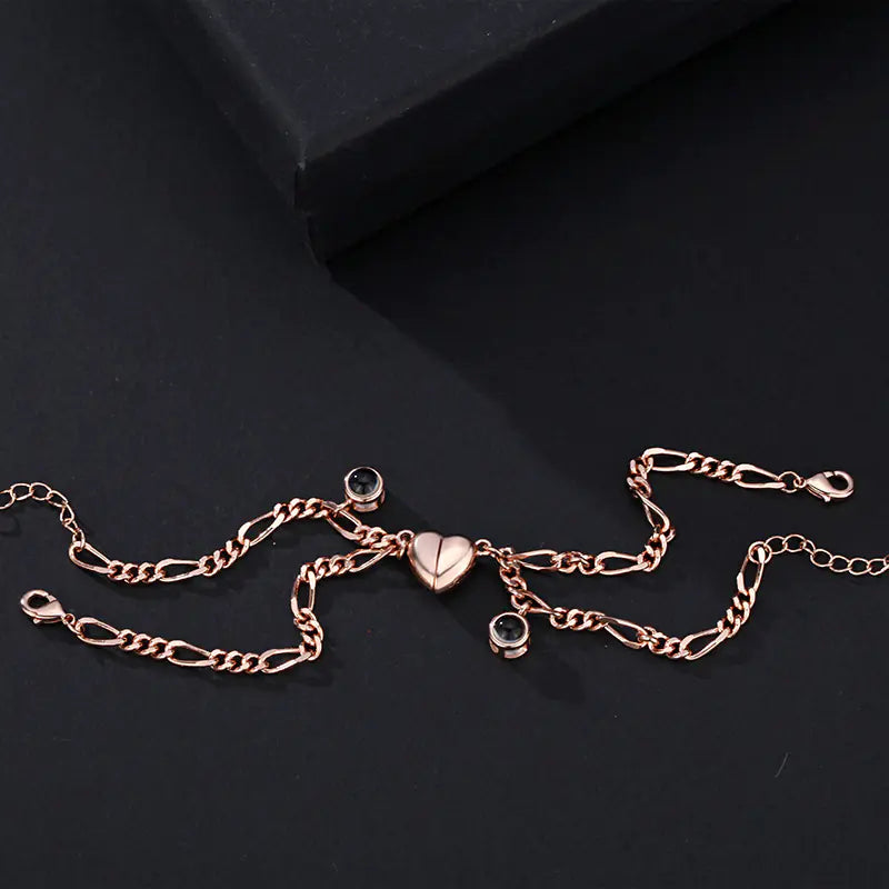 Couple Bracelet with Simple Projection