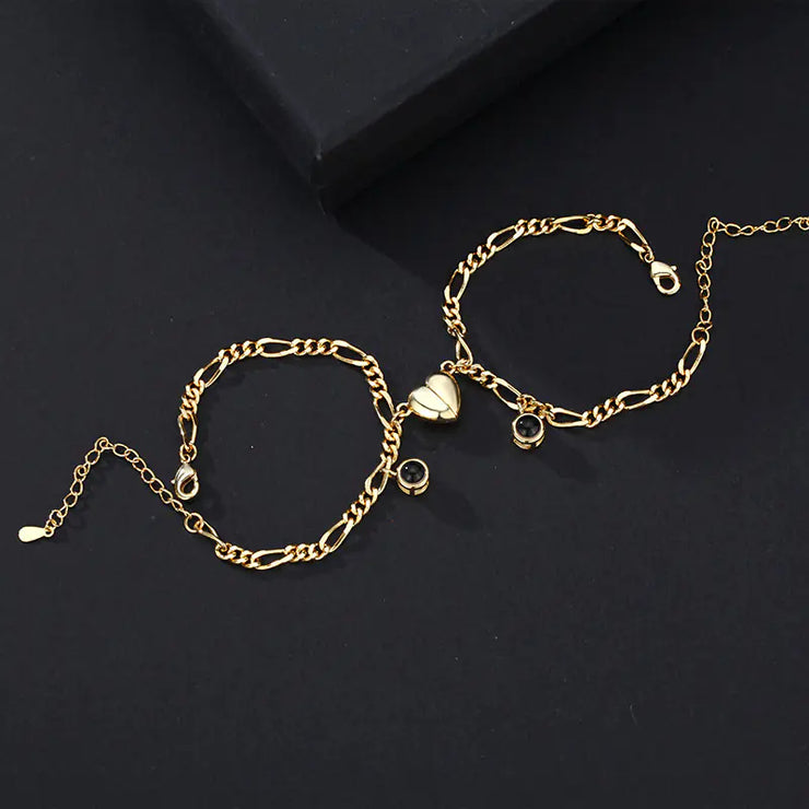 Couple Bracelet with Simple Projection