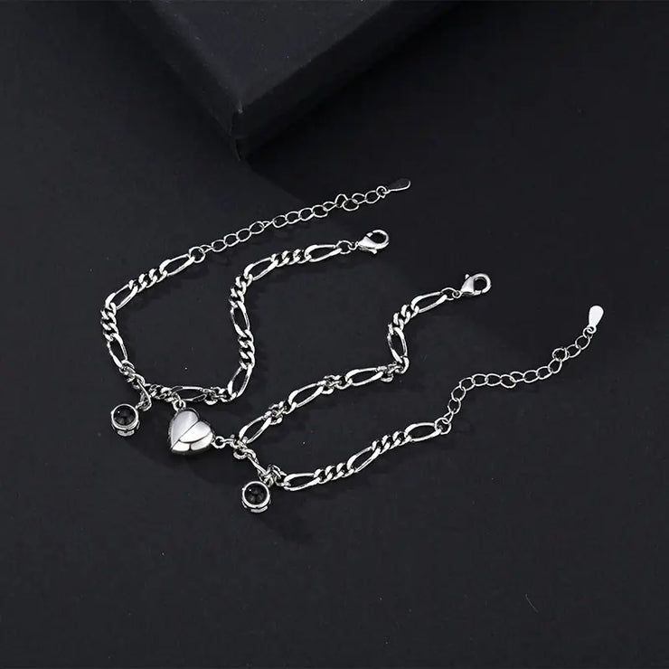 Couple Bracelet with Simple Projection