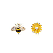 CharmBee Silver Daisy Earrings